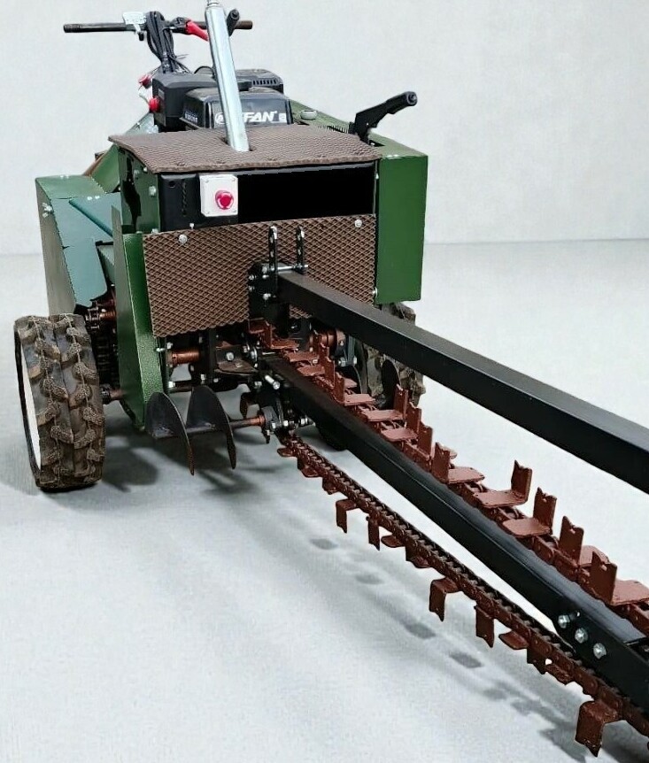 Траншеекопатель #7
- Мощность двигателя 17 лошадиных сил
-Шесть передач в транспортном режиме, пять передач в режиме разработки траншеи
-Наибольшая глубина <span style="font-weight: bold;">1.200 </span>миллиметров, ширина траншеи 8 сантиметров (опционально 12 или 18 сантиметров, при увеличении ширины траншеи, глубина траншеи может уменьшаться)
-<span style="font-weight: bold;">Стоимость 488000 рублей
					</span>